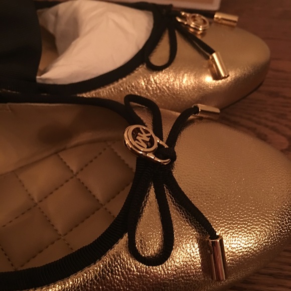 LAST PAIR! Michael Kors Myles Ballet Flat - Picture 6 of 8